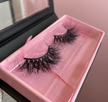 Load image into Gallery viewer, Wispy Mink Lashes