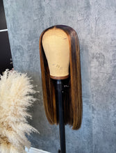 Load image into Gallery viewer, Honey Brown Highlighted Glueless Wig
