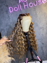 Load image into Gallery viewer, 30&quot; Blonde Highlighted Deep Wave Frontal Wig
