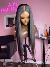 Load image into Gallery viewer, 22&quot; Straight Glueless Closure Wig
